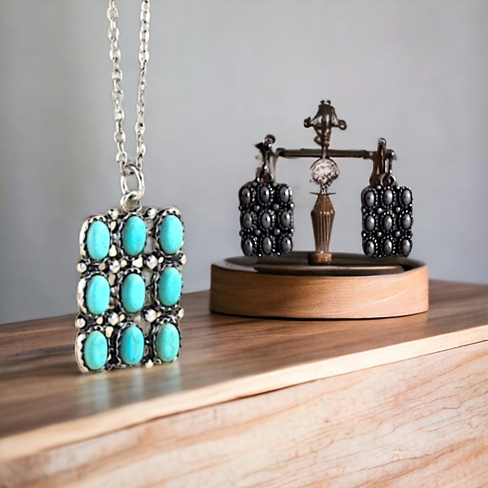 47723 Turquoise Pendant Necklace